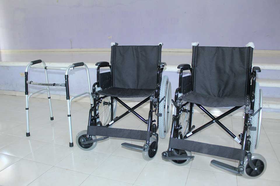 entrega de sillas de ruedas